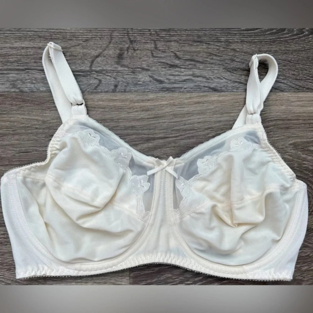 Bali Bra 36DD Underwire Sheer Coverage Floral Adjustable‎ Cream Color